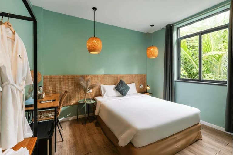Leaf Hotel