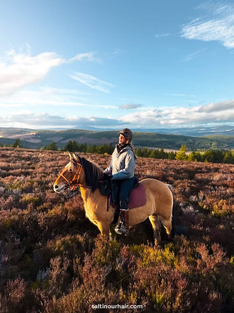 Paardrijvakantie in Schotland: Winterse Ritten met Highlands Unbridled