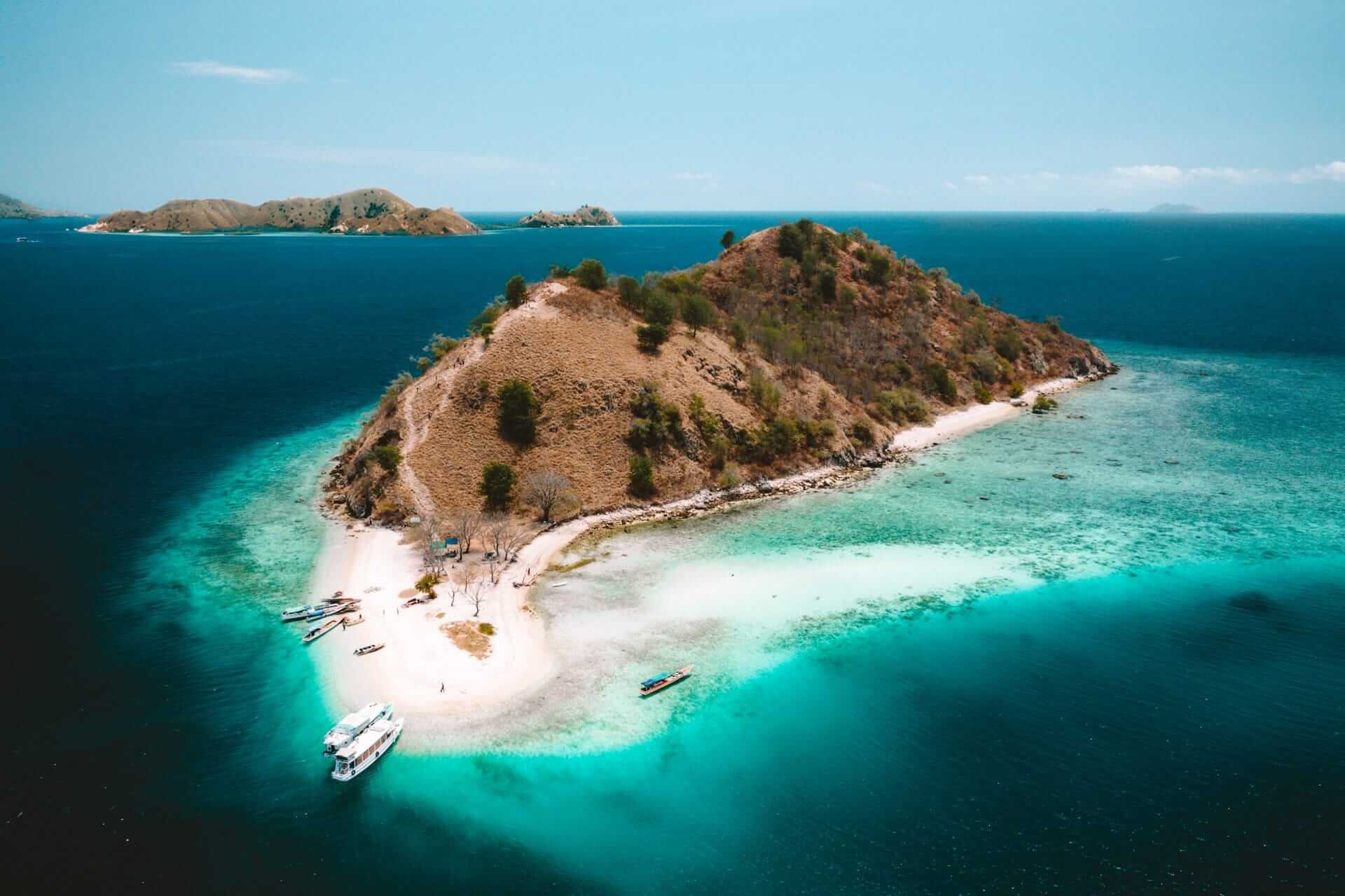 boat trip komodo island