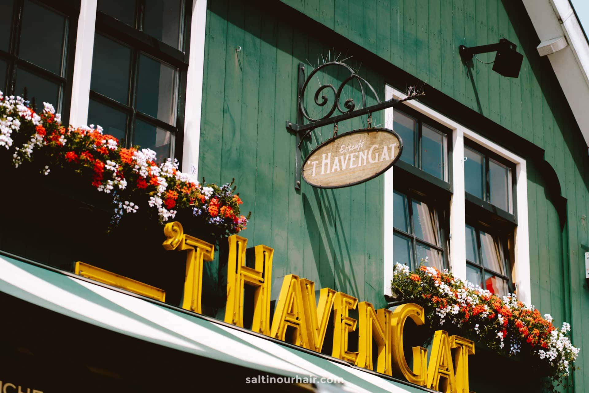 Volendam & Marken – Beautiful Villages in a Day Trip from Amsterdam